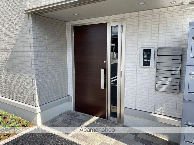 ヒルズ石和 B棟の玄関写真