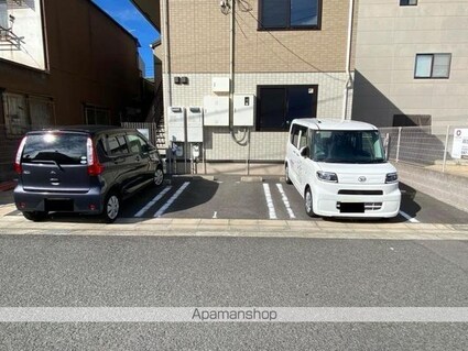 香川県高松市多賀町２丁目[1LDK/37.84m2]の駐車場