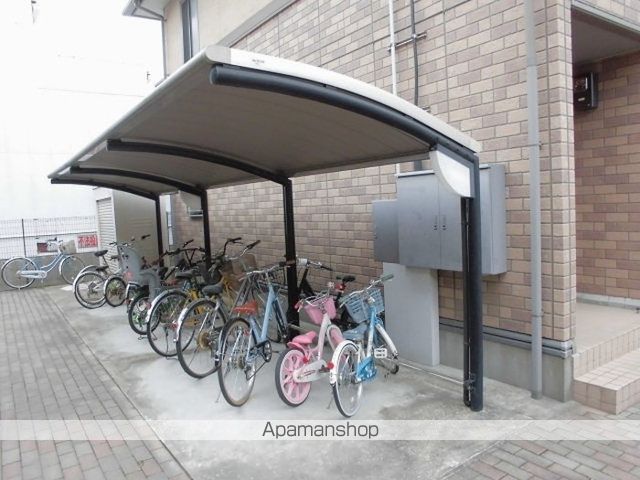 アネックス壱・弐番館の玄関写真
