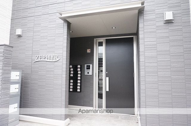 ゼフィール Aの玄関写真