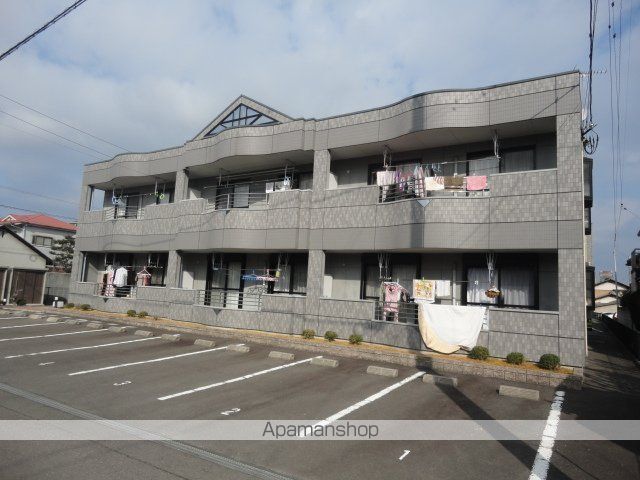 ファミール三条 Iの玄関写真