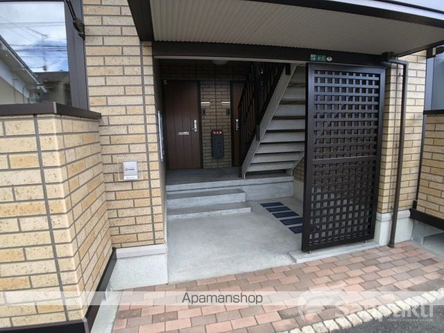 ウィット石井の玄関写真