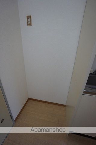 静岡市葵区 3階建 築38年の内装写真