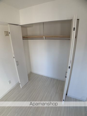 ラディア近代美術館前の内装写真
