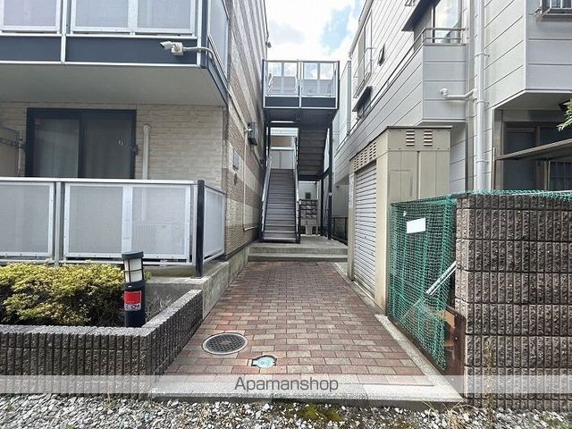 レオパレスマリオンの玄関写真