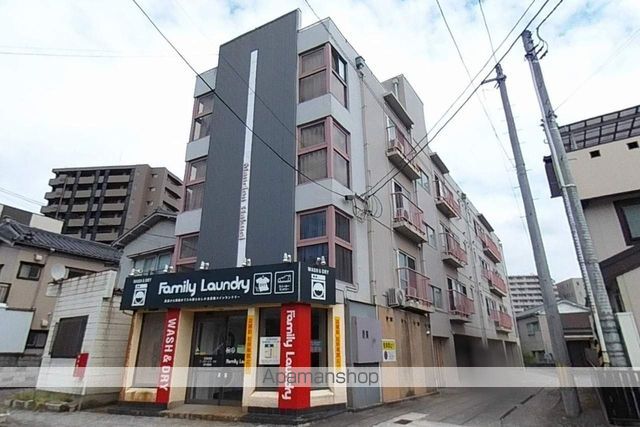 ハクエーマンションの玄関写真