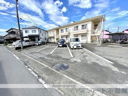 シティハイツ沖[3DK/50.16m2]の駐車場1