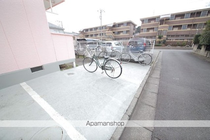 プチハイム[1K/18m2]の駐車場