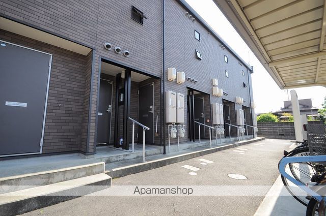 レオネクスト雄町の玄関写真