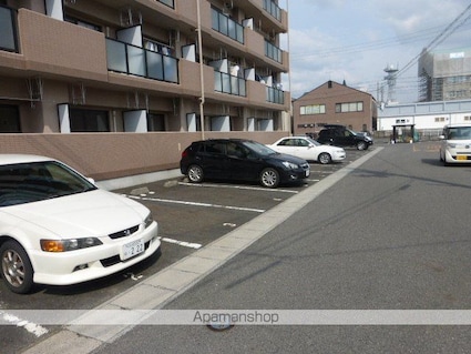 十一屋ＤＯＡ[1K/22.5m2]の駐車場