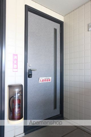 サンハイツ B棟の玄関写真