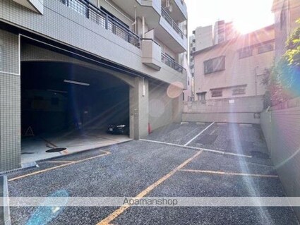 プラザ・ラ・ポール[1R/31.7m2]の駐車場