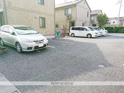 ロイヤルガーデン吉川　ＡＢＣＤＥ[2LDK/53.76m2]の駐車場