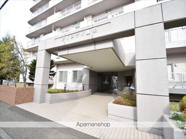 アイシティ真栄の玄関写真