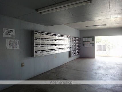 ロゼ２[1R/29.16m2]のエントランス