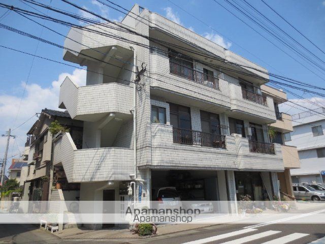 花堂ビルの玄関写真