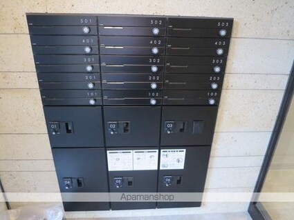 エンブレム持田[1LDK/46.5m2]の駐車場1