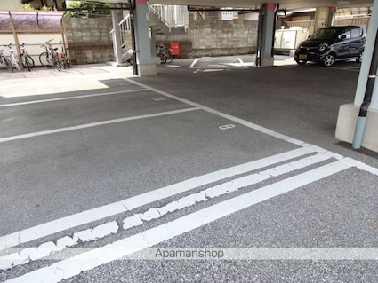 シグナルハウス[1DK/44.71m2]の駐車場