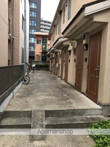 レオパレスシャルマン中野の玄関写真