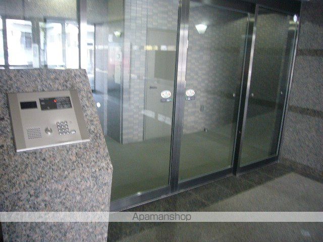 ルーブル早稲田弐番館の玄関写真