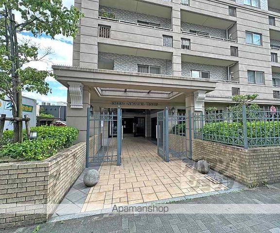 エスリード長岡天神の玄関写真