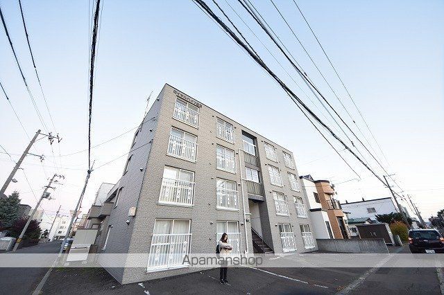 ロイヤルハイツ23の外観写真