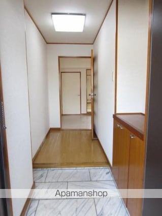サンシャイン松山[4LDK/93.52m2]の玄関