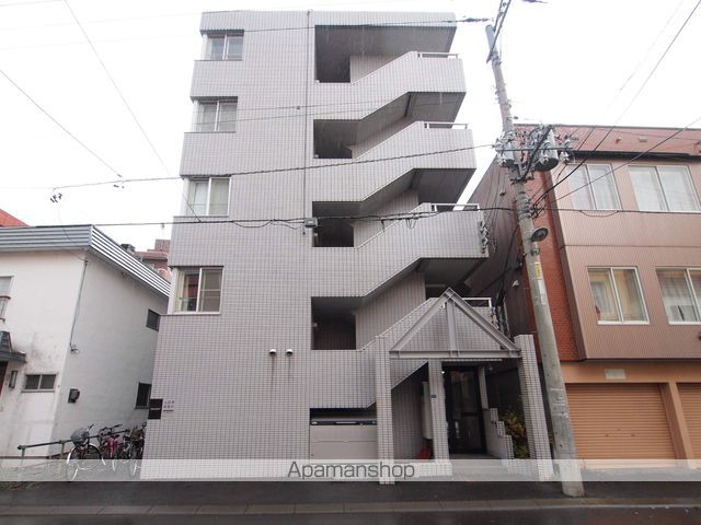 メゾンエクレーレ本郷通8丁目の外観写真