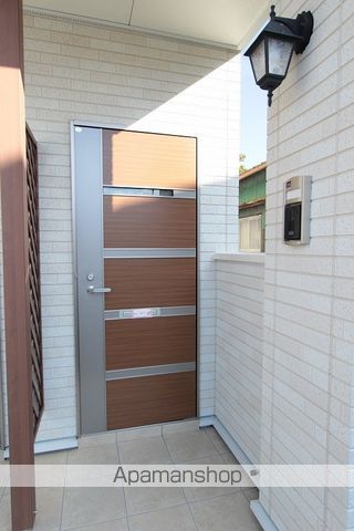メゾンリヴィエールCの玄関写真