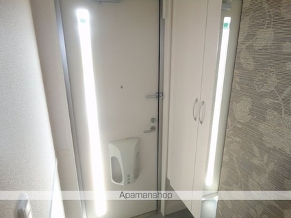 グリーンパーク・ＮＡＯ　Ａ棟[2LDK/66.39m2]の玄関