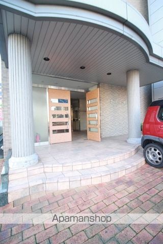 アークハイツ鹿田の玄関写真