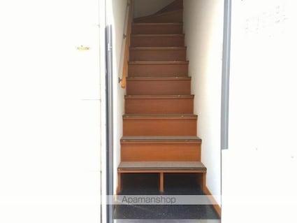 レオパレスパストラルフォレスト[1K/26.08m2]の玄関