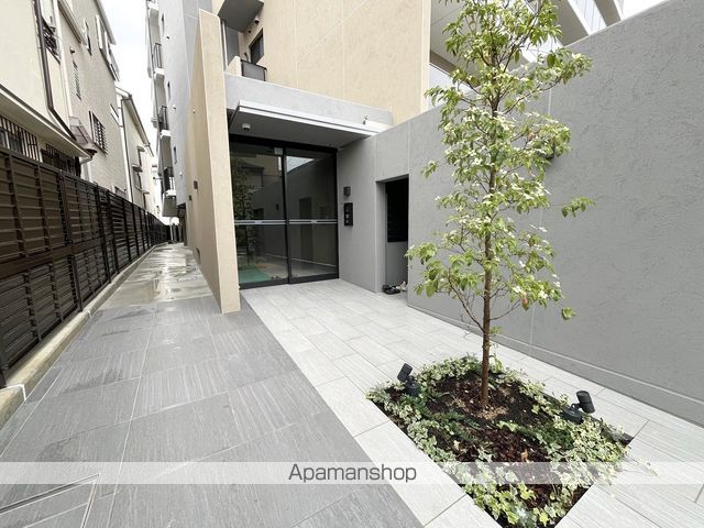 トリニティ豊中本町の玄関写真