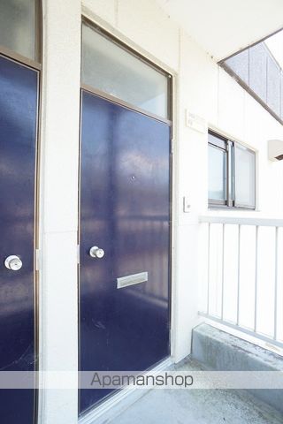 シャトー中川Vの玄関写真