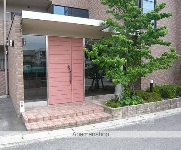 ディアコート大宅の玄関写真