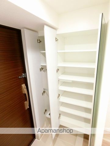 OMNIA FRAME 横濱吉野町の内装写真