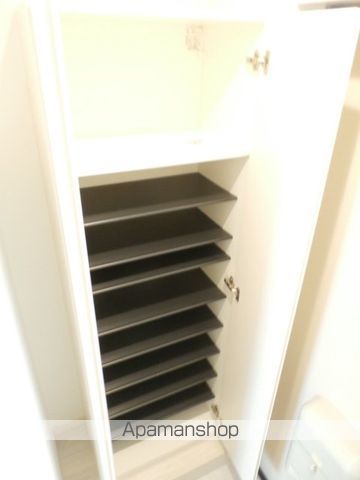 ロイヤルコート天王町[1R/16.14m2]の玄関