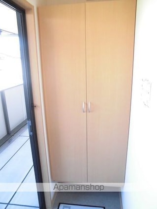 リビングタウン瀬田　Ｂ棟[1LDK/40.3m2]の玄関