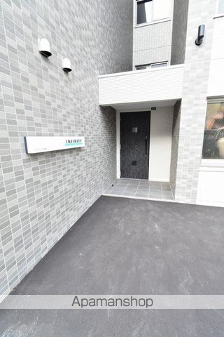 インフィニティ美園の玄関写真