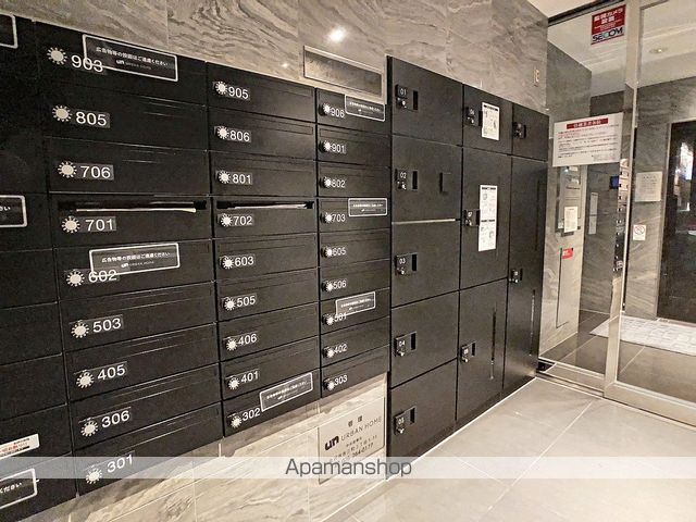 ファースト・レーベン本町の玄関写真