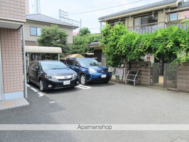 エンピエッサ東大和[1R/25.72m2]の駐車場