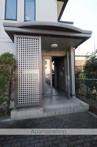 クレッセントガーデンの玄関写真