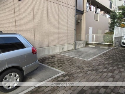 東京都杉並区井草２丁目[1R/33.72m2]の駐車場