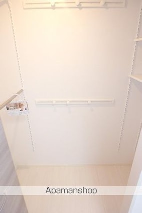 アゼリアブロム[1LDK/32.8m2]の収納