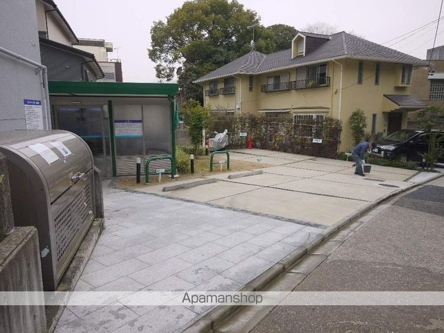 南山ビルの玄関写真