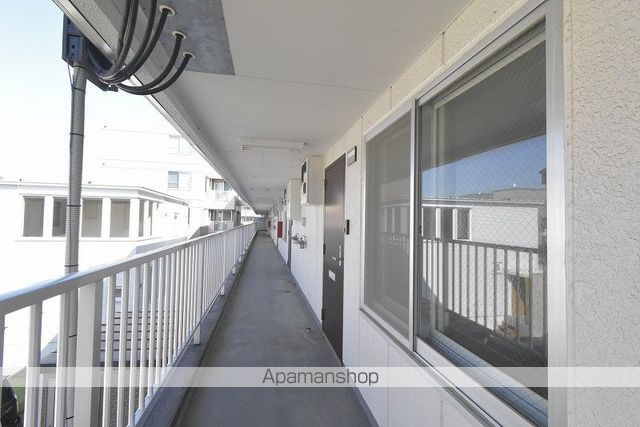 ローヤルハイツ西岡の内装写真