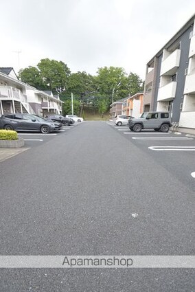 メロディ・ソレアード[1K/31.65m2]の駐車場1