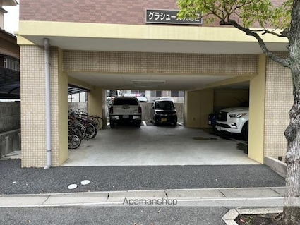 千葉県市川市南行徳３丁目[1DK/35.2m2]の駐車場