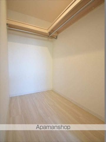 クレステージ西岡の内装写真