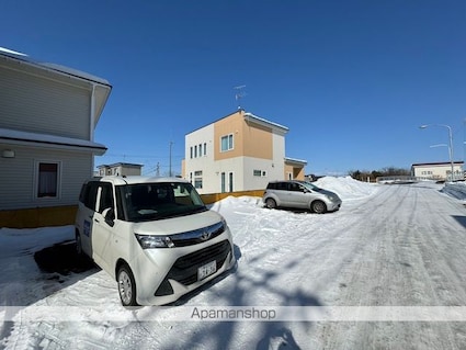 Ｒｉｖｉｅｒｅ（リヴィエール）[1LDK/48.84m2]の駐車場1